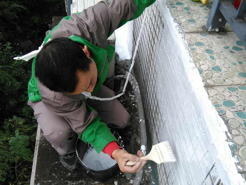外墻飄窗防水處理，密封開(kāi)裂墻面阻隔雨