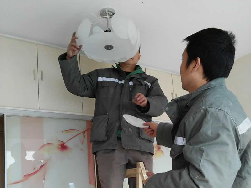 吸頂燈怎么換燈管？吸頂燈怎么拆？-墻