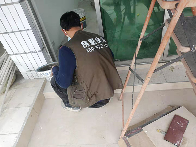 從化區(qū)地磚防水多少錢一平米？不敲瓷磚