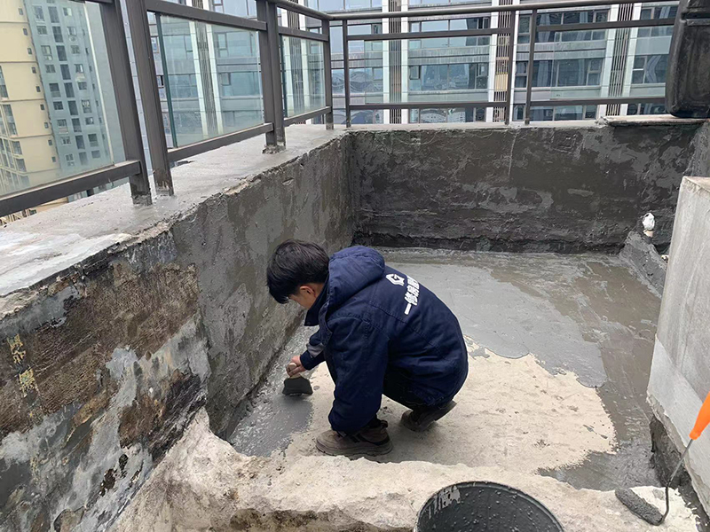 露天陽臺漏水的原因有哪些，怎么處理