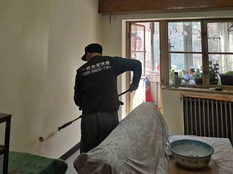 次臥墻面滲水怎么解決比較好？